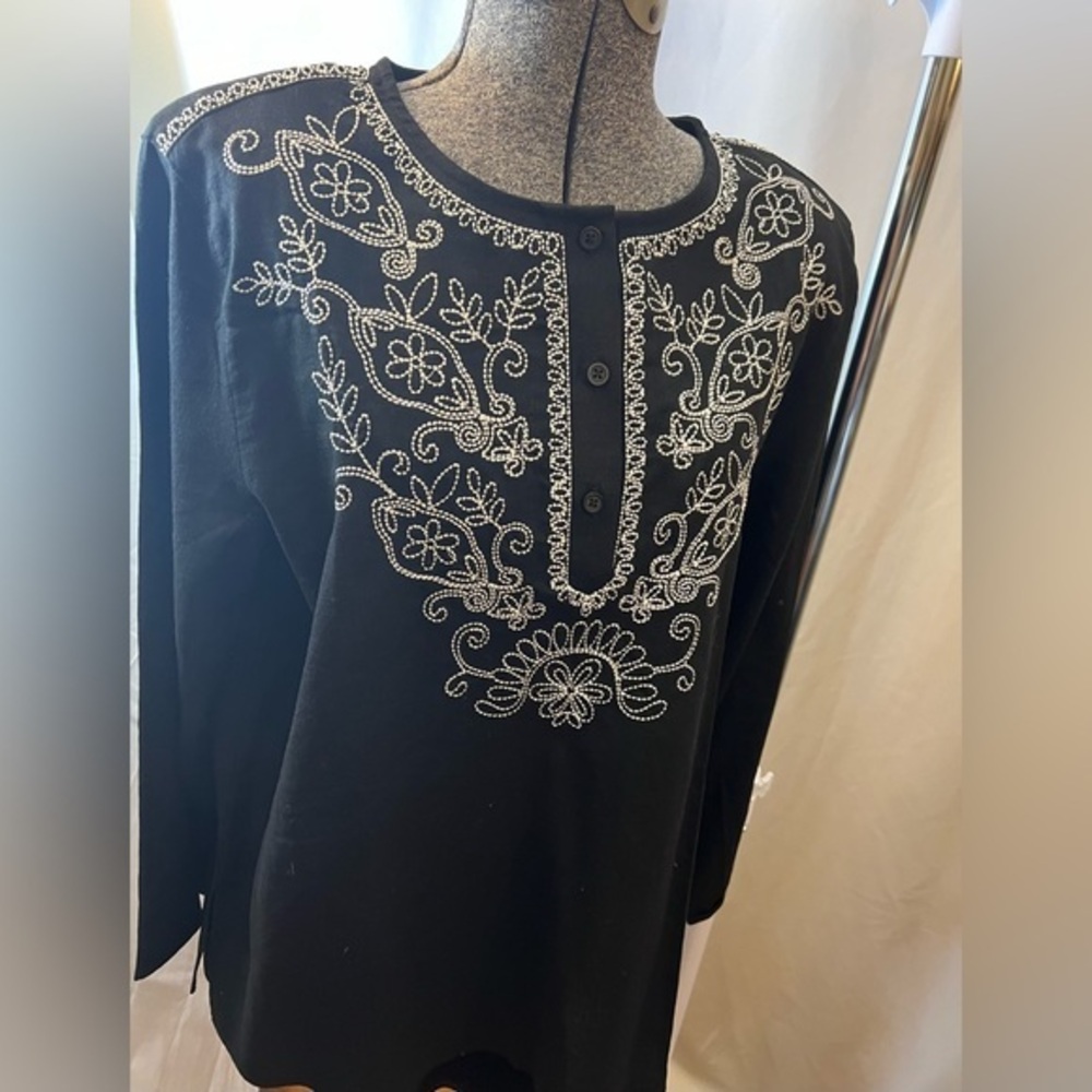 Susan Graver Long Sleeve Embroided Linen blend Black Blouse, Large